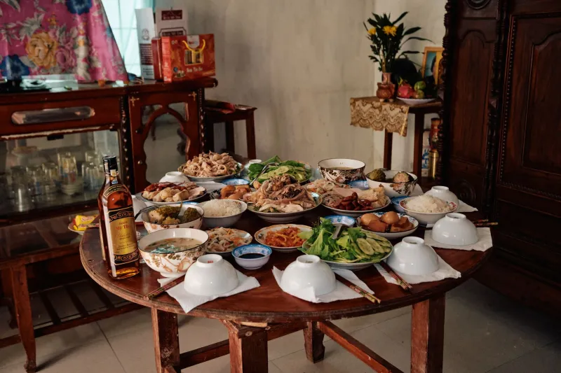 Two Clocks on the Wall: How Vietnamese-American Families Survive — and Celebrate — a Year That Never Quite Lines Up