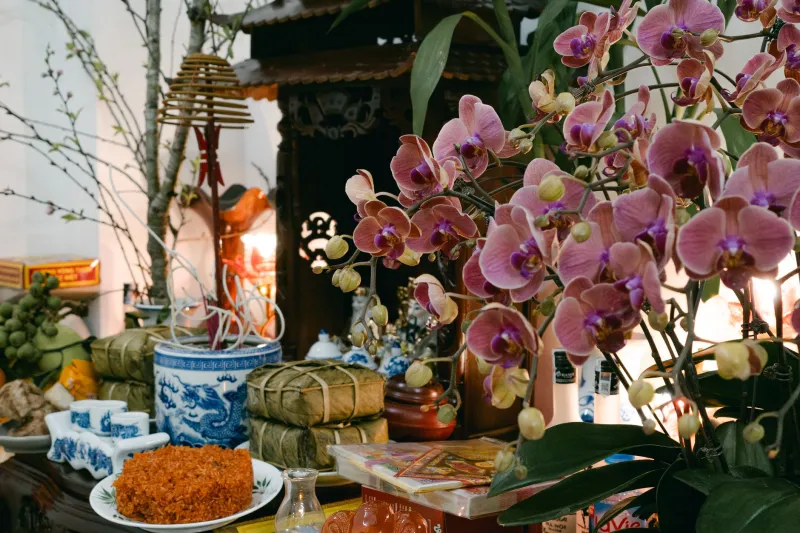 Before the First Word: How Vietnamese-American Families Keep Memory Alive Through Scent